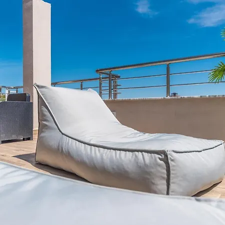 Luxury Seaview With Big Terrace And Jacuzzi شقة *