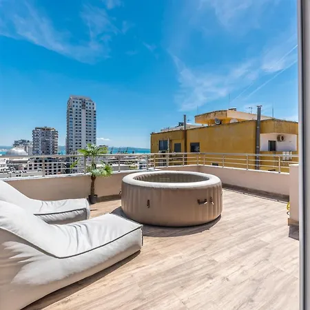 Luxury Seaview With Big Terrace And Jacuzzi شقة