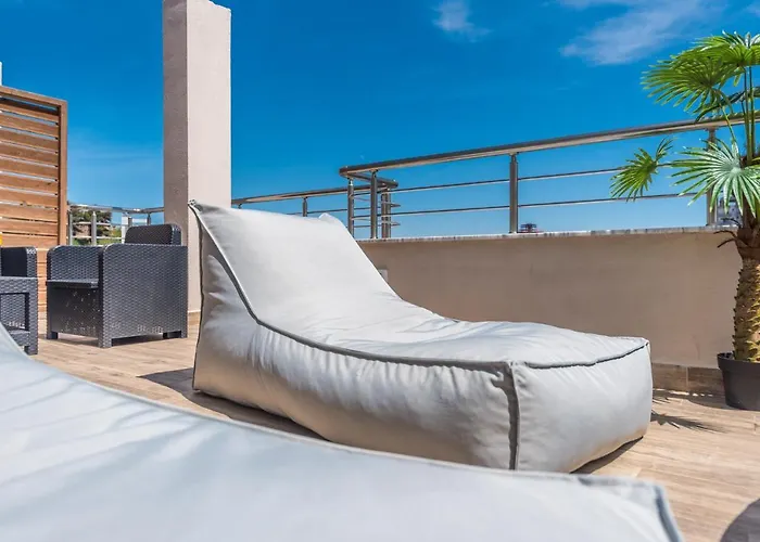 Luxury Seaview With Big Terrace And Jacuzzi شقة *