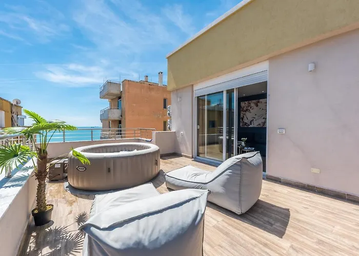 Luxury Seaview With Big Terrace And Jacuzzi شقة دراس