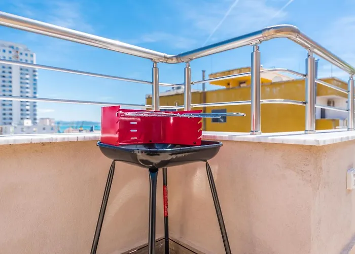 Luxury Seaview With Big Terrace And Jacuzzi 아파트 *